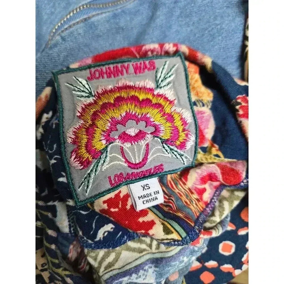 Johnny Was Swing Top Crew Neck Soft Stretch Bamboo Blended Size XS - Picture 3 of 4